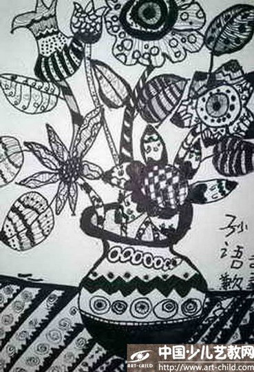 作品名称:  《美丽的瓶花》