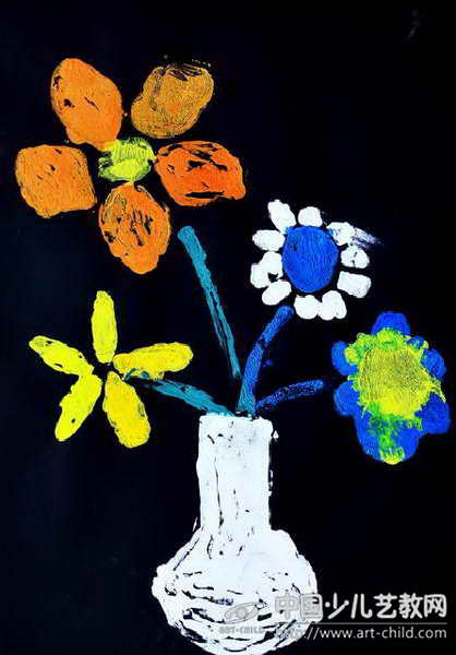 作品名称:  《拓印花瓶》